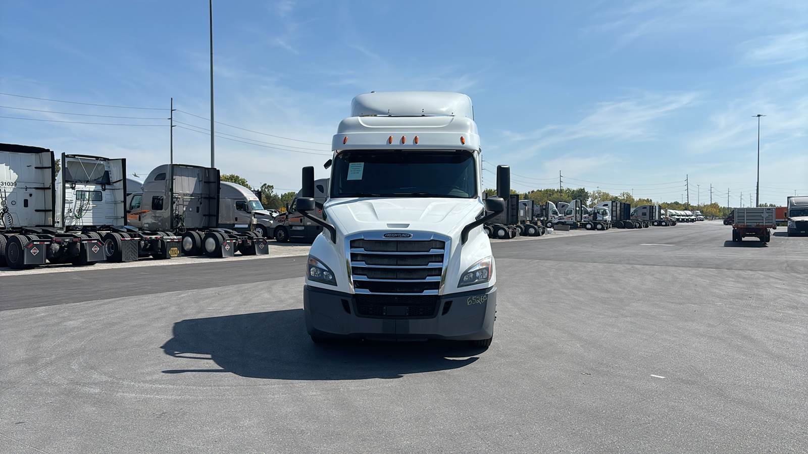 2020 Freightliner Cascadia Sleeper Semi Truck – 60″ Extra-Tall Roof, Detroit, Automatic